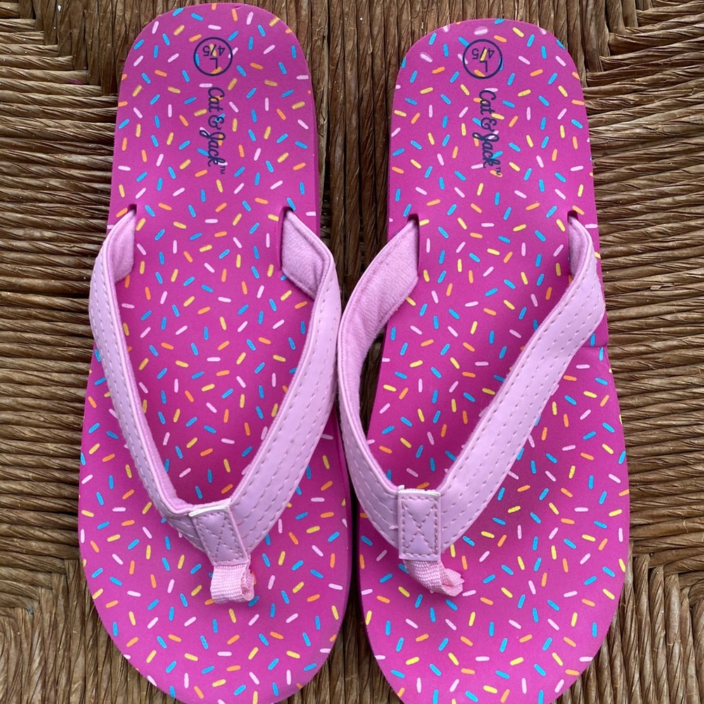 Cat&Jack size 4/5 pink sprinkles girls flip flops